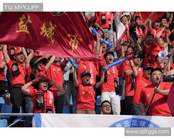 中意传奇足球明星赛盛大开幕球迷共庆足球文化的辉煌与激情 中意传奇足球明星赛盛大开幕球迷共庆足球文化的辉煌与激情